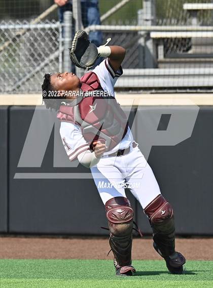 Thumbnail 2 in Heights vs Cy-Fair (Bi-District Game 1) photogallery.