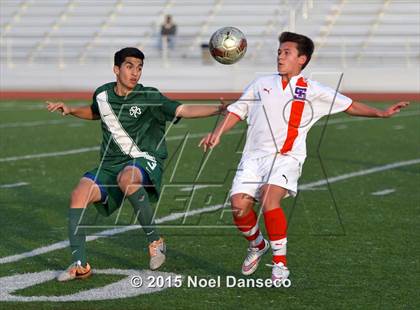 Thumbnail 3 in St. Ignatius vs. Sacred Heart Cathedral Prep photogallery.