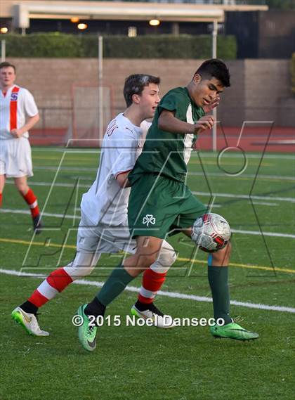 Thumbnail 2 in St. Ignatius vs. Sacred Heart Cathedral Prep photogallery.