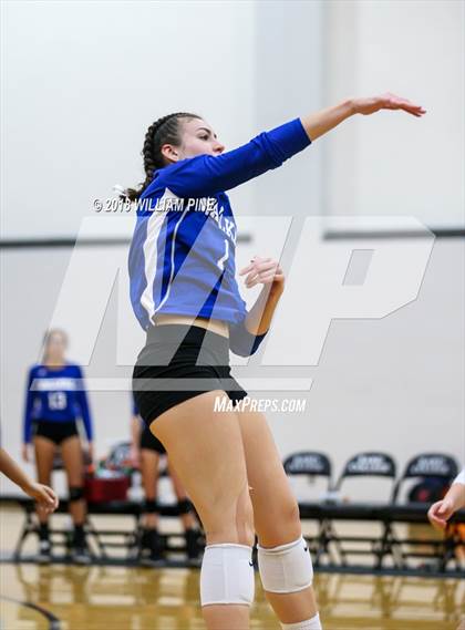 Thumbnail 1 in Cornwall Central vs. Wallkill (Section 9 Class A Final) photogallery.