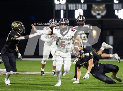 Thumbnail 2 in Lebanon vs. Huntington North (IHSAA 4A Section 20 Finals) photogallery.