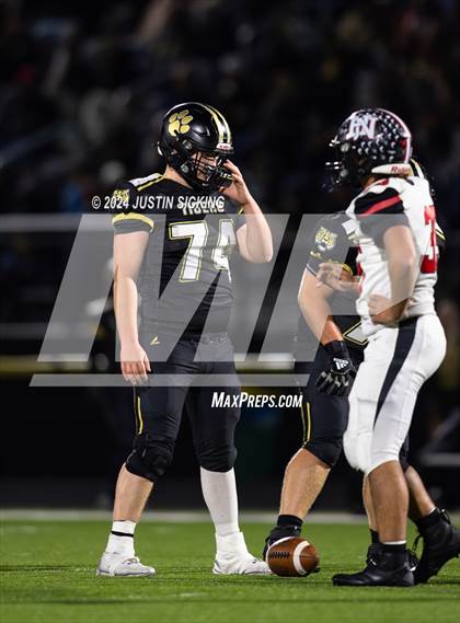 Thumbnail 3 in Lebanon vs. Huntington North (IHSAA 4A Section 20 Finals) photogallery.