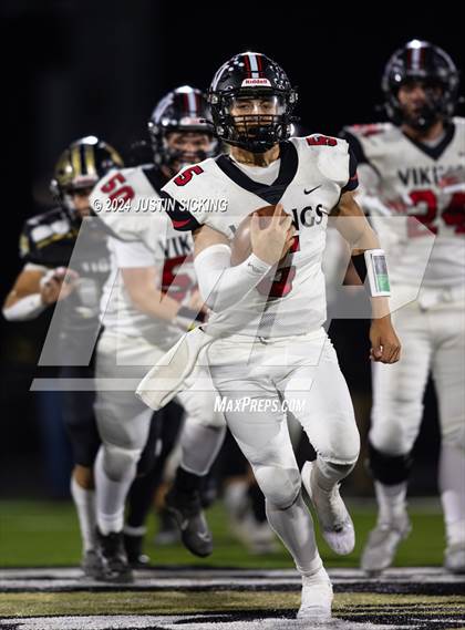 Thumbnail 1 in Lebanon vs. Huntington North (IHSAA 4A Section 20 Finals) photogallery.