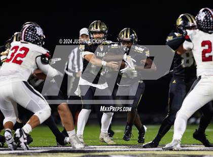 Thumbnail 1 in Lebanon vs. Huntington North (IHSAA 4A Section 20 Finals) photogallery.