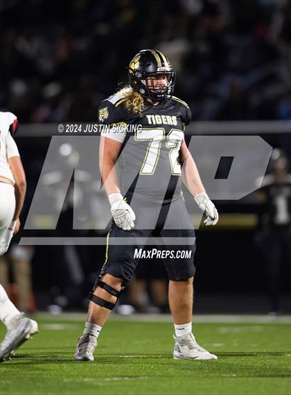 Thumbnail 1 in Lebanon vs. Huntington North (IHSAA 4A Section 20 Finals) photogallery.
