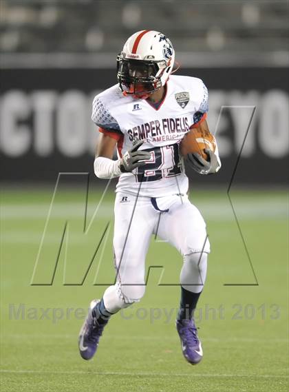 Thumbnail 3 in Semper Fidelis All-American Bowl photogallery.