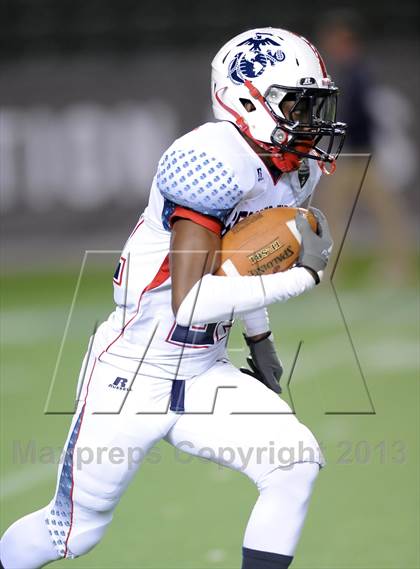 Thumbnail 1 in Semper Fidelis All-American Bowl photogallery.