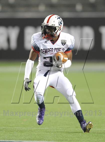 Thumbnail 1 in Semper Fidelis All-American Bowl photogallery.