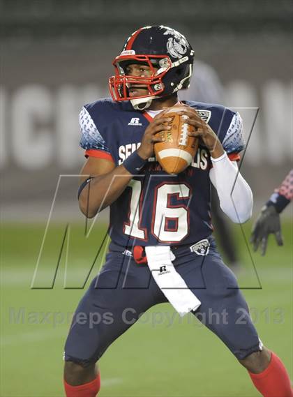 Thumbnail 2 in Semper Fidelis All-American Bowl photogallery.