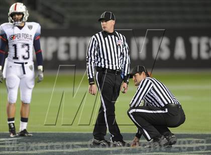 Thumbnail 2 in Semper Fidelis All-American Bowl photogallery.