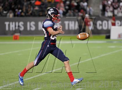 Thumbnail 2 in Semper Fidelis All-American Bowl photogallery.