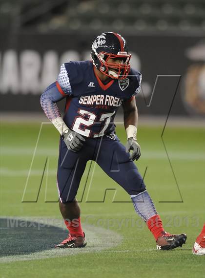 Thumbnail 2 in Semper Fidelis All-American Bowl photogallery.