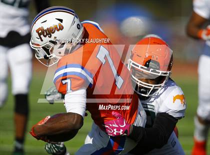 Thumbnail 3 in Morgan Park @ East St. Louis (IHSA 6A 1st Round) photogallery.