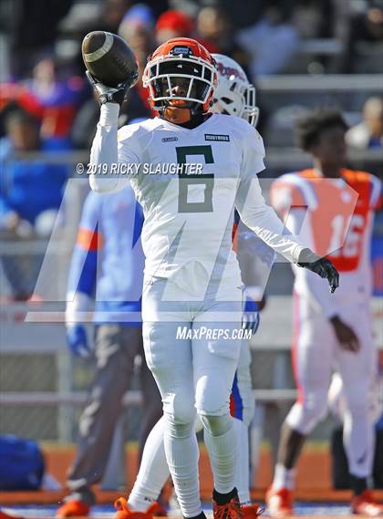 Thumbnail 1 in Morgan Park @ East St. Louis (IHSA 6A 1st Round) photogallery.