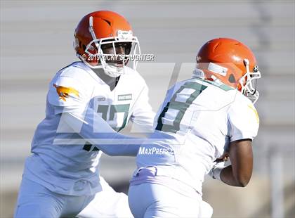 Thumbnail 3 in Morgan Park @ East St. Louis (IHSA 6A 1st Round) photogallery.