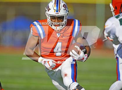 Thumbnail 2 in Morgan Park @ East St. Louis (IHSA 6A 1st Round) photogallery.
