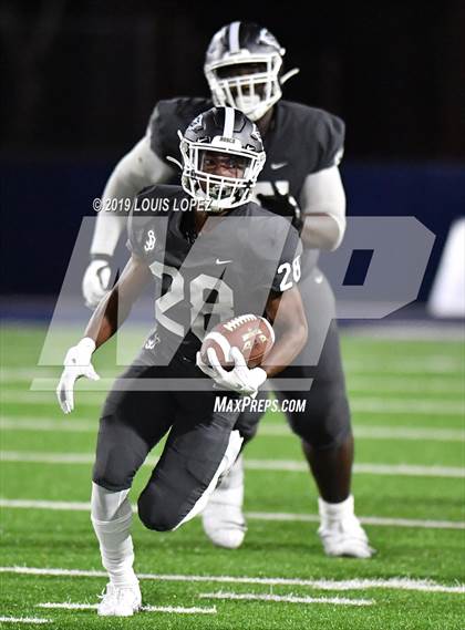 Thumbnail 3 in DeMatha @ St. John Bosco photogallery.