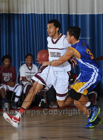 Thumbnail 1 in Benicia vs. Granite Hills (MaxPreps Holiday Classic) photogallery.