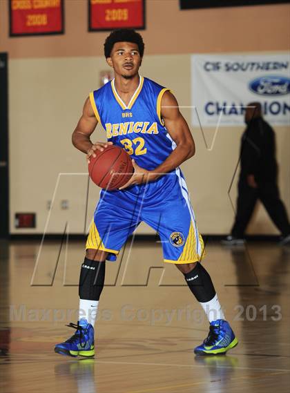 Thumbnail 1 in Benicia vs. Granite Hills (MaxPreps Holiday Classic) photogallery.