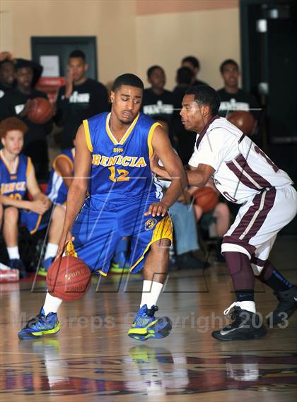 Thumbnail 1 in Benicia vs. Granite Hills (MaxPreps Holiday Classic) photogallery.