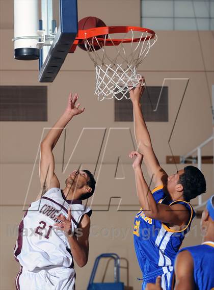 Thumbnail 1 in Benicia vs. Granite Hills (MaxPreps Holiday Classic) photogallery.