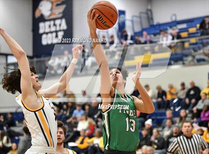 Thumbnail 2 in Cowan vs. Yorktown photogallery.