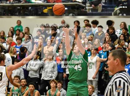 Thumbnail 1 in Cowan vs. Yorktown photogallery.
