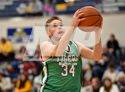 Thumbnail 1 in Cowan vs. Yorktown photogallery.