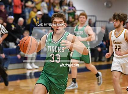 Thumbnail 3 in Cowan vs. Yorktown photogallery.