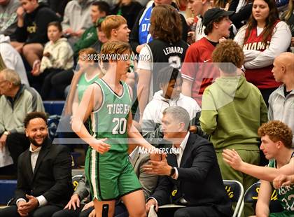 Thumbnail 2 in Cowan vs. Yorktown photogallery.