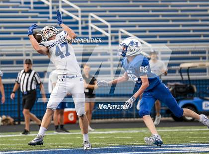 Thumbnail 1 in Highlands @ Covington Catholic photogallery.