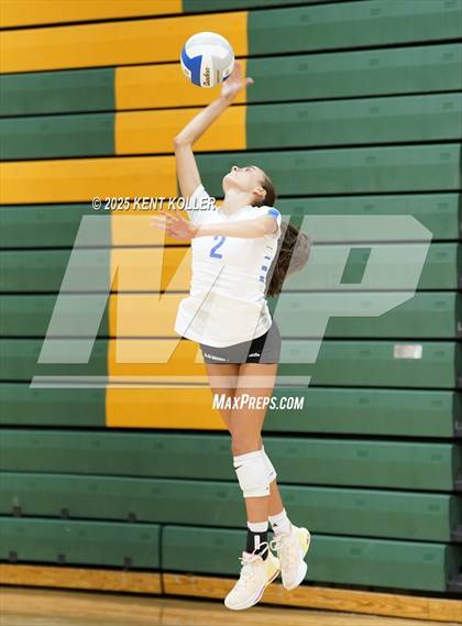 Thumbnail 1 in Rochester vs. Cass Tech (Notre Dame Prep Quad) photogallery.