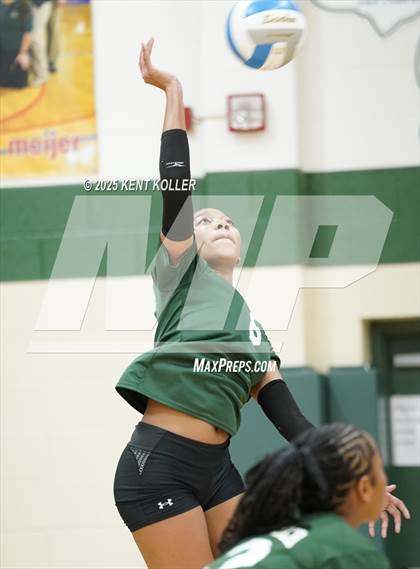 Thumbnail 2 in Rochester vs. Cass Tech (Notre Dame Prep Quad) photogallery.