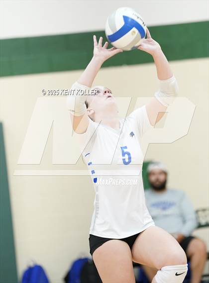Thumbnail 2 in Rochester vs. Cass Tech (Notre Dame Prep Quad) photogallery.