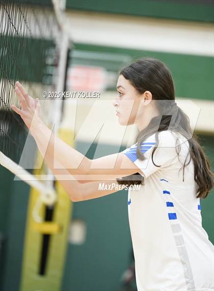 Thumbnail 1 in Rochester vs. Cass Tech (Notre Dame Prep Quad) photogallery.