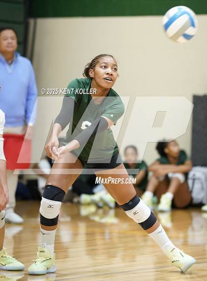 Thumbnail 1 in Rochester vs. Cass Tech (Notre Dame Prep Quad) photogallery.