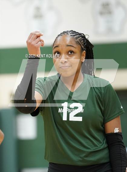 Thumbnail 1 in Rochester vs. Cass Tech (Notre Dame Prep Quad) photogallery.