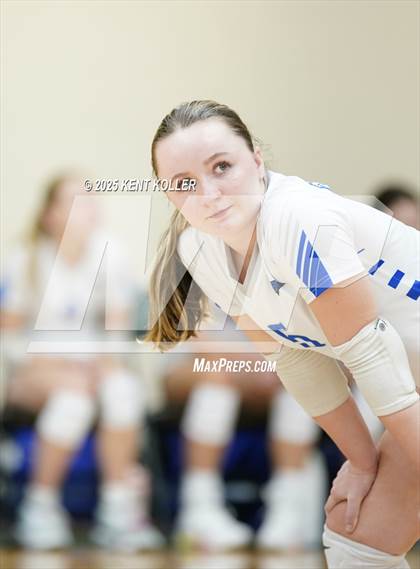 Thumbnail 2 in Rochester vs. Cass Tech (Notre Dame Prep Quad) photogallery.