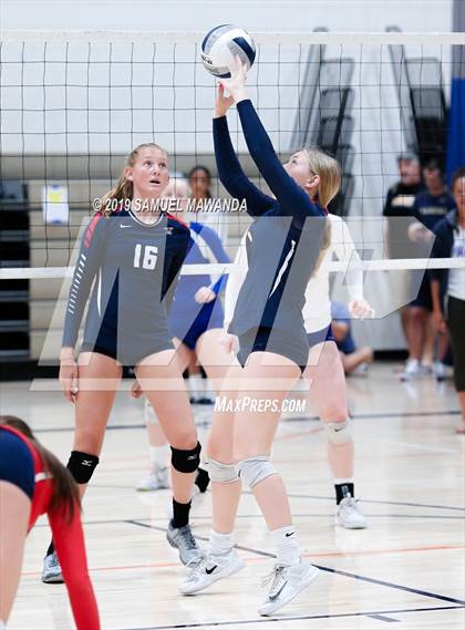 Thumbnail 2 in Alta Loma @ Viewpoint (Viewpoint Invitational) photogallery.