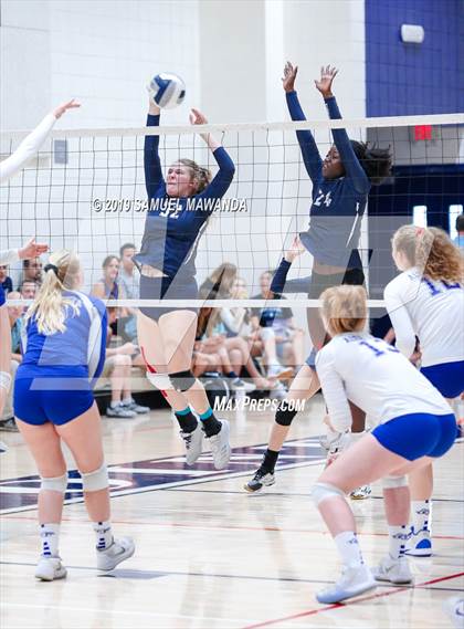 Thumbnail 1 in Alta Loma @ Viewpoint (Viewpoint Invitational) photogallery.
