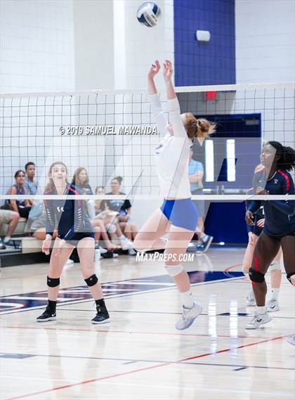 Thumbnail 2 in Alta Loma @ Viewpoint (Viewpoint Invitational) photogallery.