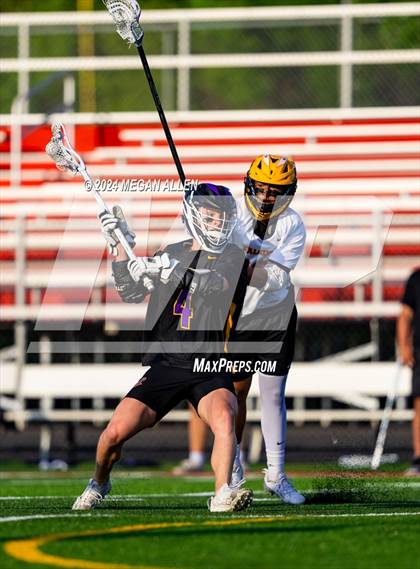 Thumbnail 3 in Bellbrook vs. Bishop Fenwick (OHSAA Division II Region 8 Regional Final) photogallery.