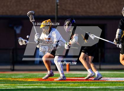 Thumbnail 3 in Bellbrook vs. Bishop Fenwick (OHSAA Division II Region 8 Regional Final) photogallery.
