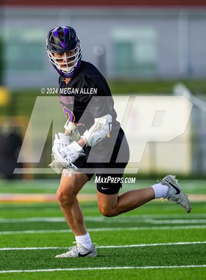Thumbnail 2 in Bellbrook vs. Bishop Fenwick (OHSAA Division II Region 8 Regional Final) photogallery.