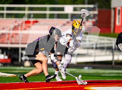 Thumbnail 3 in Bellbrook vs. Bishop Fenwick (OHSAA Division II Region 8 Regional Final) photogallery.