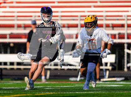 Thumbnail 2 in Bellbrook vs. Bishop Fenwick (OHSAA Division II Region 8 Regional Final) photogallery.