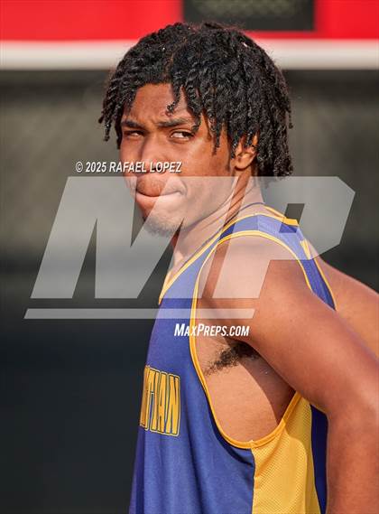 Thumbnail 2 in Eagle No Tax Relays (4x100M) photogallery.