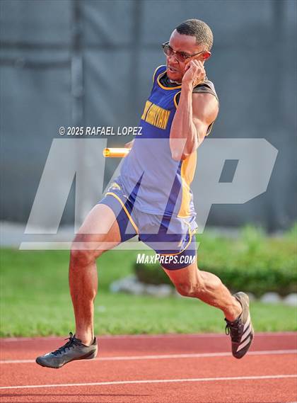 Thumbnail 3 in Eagle No Tax Relays (4x100M) photogallery.