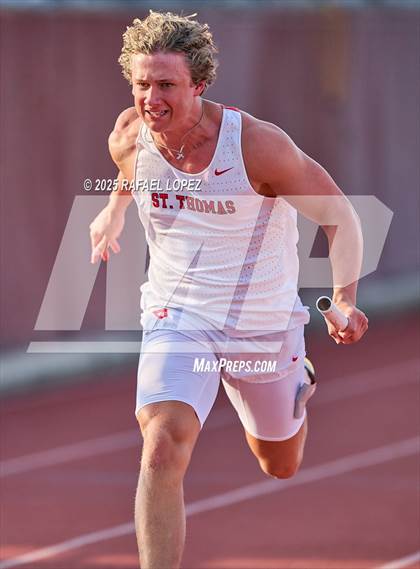 Thumbnail 1 in Eagle No Tax Relays (4x100M) photogallery.