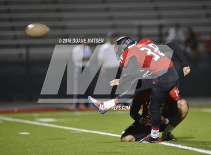 Thumbnail 3 in Lorena vs. Gonzales Lorena vs. Gonzales (UIL 4A Bi-District Playoff) photogallery.